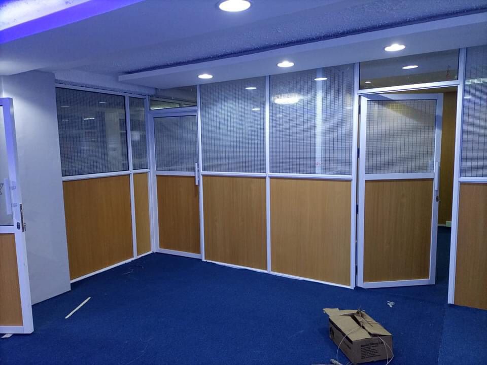 Aluminum and Glass Partition